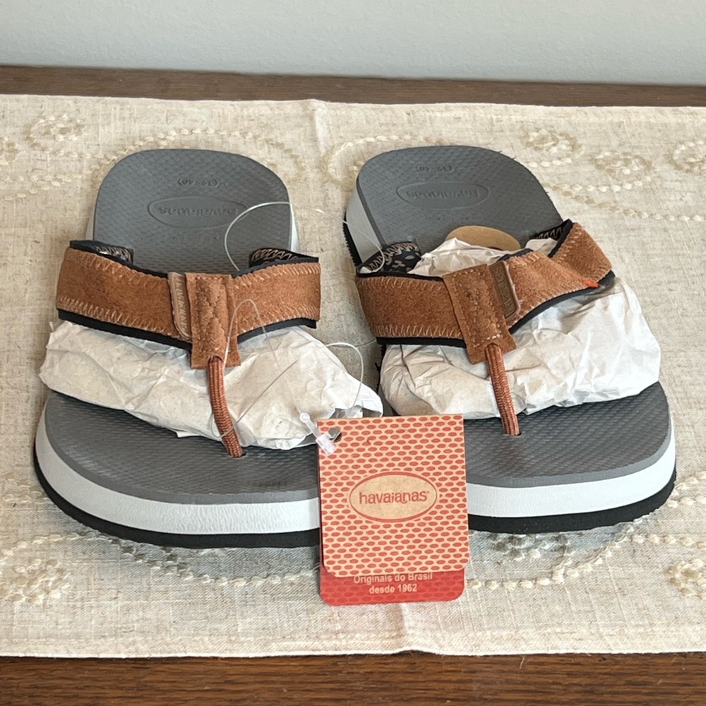 Havaianas Brown and Gray Sandals size 8 NWT